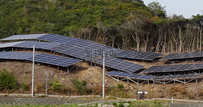Montaggio a terra per impianto fotovoltaico in acciaio rivestito ZAM da 12 MW in Giappone