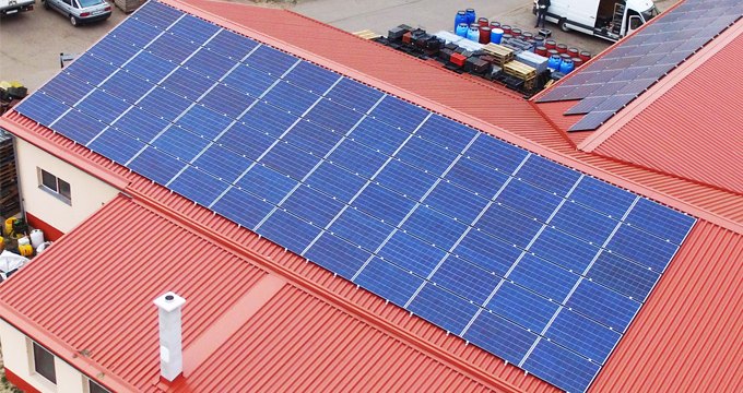 Montaggio solare su tetto in metallo 100kW
        