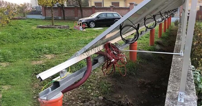 Supporti a terra telescopici con regolazione dell'inclinazione in Romania |Art Sign